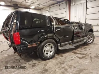 2001 Lincoln Navigator with VIN 5LMFU28A11LJ03590, listed as a IAAI auction lot 42442449 with Not provided miles and . Bid and sale history available at DreamBid. Image 4.