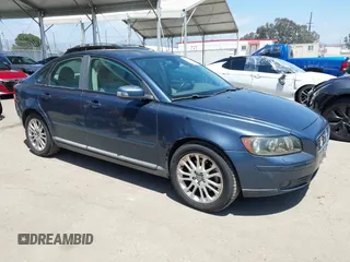 2007 Volvo S40 2.4L z VIN YV1MS390372275581, wystawiony jako IAAI lot #42269532 z przebiegiem 88 964 mil mil oraz . Historia ofert i sprzedaży dostępna na DreamBid. Obrazek 1.