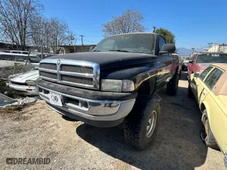 2001 Dodge Ram 1500 with VIN 1B7HC13Y11J562437, listed as a Copart auction lot 52826525 with 202,170 mi miles and Clean Title. Bid and sale history available at carsss.com. Image 2.
