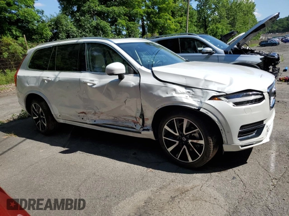2025 Volvo XC90 Plus with VIN YV4062PEXS1335353, listed as a Copart auction lot 62698635 with 3,168 mi miles and Salvage title. Bid and sale history available at DreamBid. Image 4.