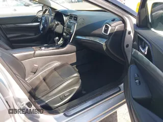 2020 Nissan Maxima SV с VIN 1N4AA6CV9LC360453, выставлен на аукционе IAAI как лот 42421644 с пробегом 66 571 миль миль и . История ставок и продаж доступна на DreamBid. Изображение 5.