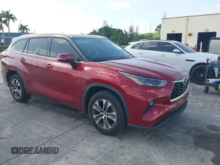 2022 Toyota Highlander XLE z VIN 5TDGZRAH4NS544471, wystawiony jako IAAI lot #42456596 z przebiegiem 53 908 mil mil oraz . Historia ofert i sprzedaży dostępna na DreamBid. Obrazek 1.