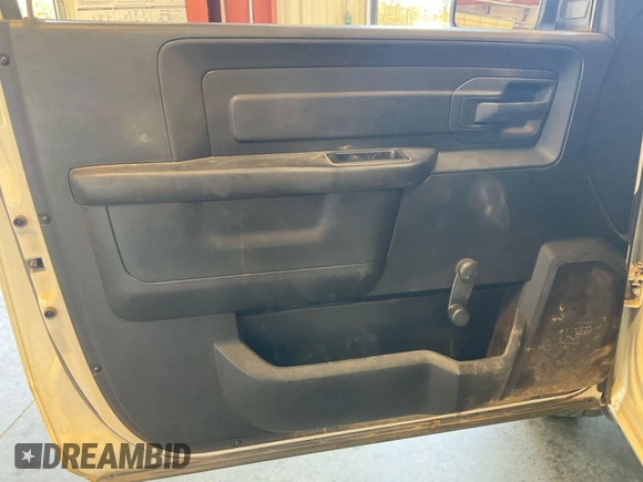 2017 Ram 1500 Tradesman с VIN 3C6JR6DG0HG776907, выставлен на аукционе IAAI как лот 42743426 с пробегом 162 492 миль миль и . История ставок и продаж доступна на DreamBid. Изображение 3.