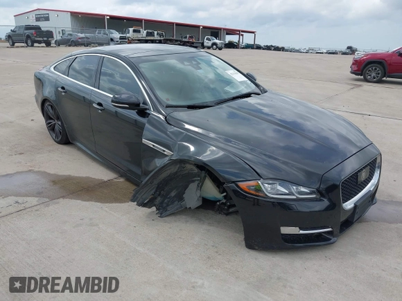 2019 Jaguar XJ z VIN SAJWA1CEXKMW22140, wystawiony jako IAAI lot #42113507 z przebiegiem 24 207 mil mil oraz . Historia ofert i sprzedaży dostępna na DreamBid. Obrazek 6.