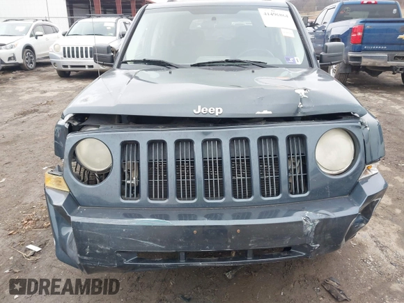 2008 Jeep Patriot Sport with VIN 1J8FF28W48D660679, listed as a IAAI auction lot 41496864 with 163,637 mi miles. Bid and sale history available at carsss.com. Image 6.