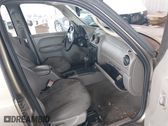 2003 Jeep Liberty Sport with VIN 1J4GK48K13W633818, listed as a IAAI auction lot 41962552 with 217,884 mi miles and . Bid and sale history available at DreamBid. Image 5.