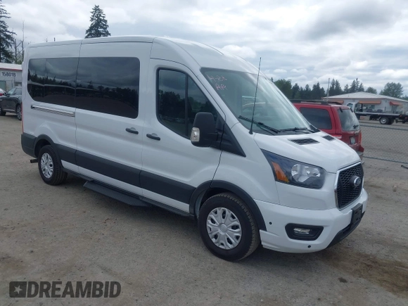 2025 Ford Transit Passenger XL with VIN 1FBAX2C87SKA21405, listed as a IAAI auction lot 42203780 with 1,924 mi miles and . Bid and sale history available at carsss.com. Image 1.