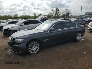 2010 BMW 7 Series 750Li xDrive z VIN WBAKC8C58ACY68671, wystawiony jako Copart lot #56703235 z przebiegiem 122 083 mil mil oraz Szkoda całkowita • Salvage title. Historia ofert i sprzedaży dostępna na DreamBid. Obrazek 1.
