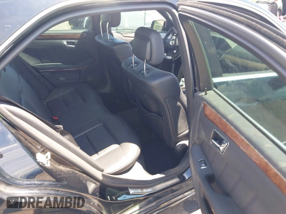 2011 Mercedes-Benz E-Class E 350 Luxury with VIN WDDHF5GB1BA462074, listed as a IAAI auction lot 42017000 with 170,658 mi miles. Bid and sale history available at carsss.com. Image 8.