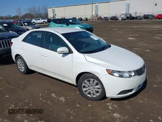 2013 Kia Forte EX with VIN KNAFU4A20D5738442, listed as a IAAI auction lot 41763829 with 127,968 mi miles. Bid and sale history available at carsss.com. Image 1.