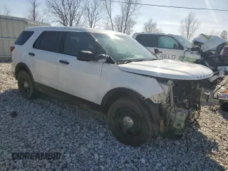 2017 Ford Police Interceptor Utility z VIN 1FM5K8AT2HGB33378, wystawiony jako Copart lot #53235295 z przebiegiem Nie podano mil oraz Czysty tytuł • Clean title. Historia ofert i sprzedaży dostępna na DreamBid. Obrazek 4.