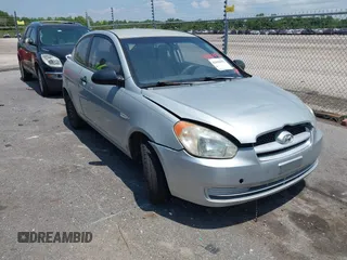 2008 Hyundai Accent GS z VIN KMHCM36C98U066163, wystawiony jako IAAI lot #42410152 z przebiegiem 196 656 mil mil oraz . Historia ofert i sprzedaży dostępna na DreamBid. Obrazek 1.