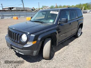 2014 Jeep Patriot Latitude with VIN 1C4NJRFB8ED803414, listed as a Copart auction lot 55067475 with 152,212 mi miles and Clean Title. Bid and sale history available at carsss.com. Image 1.