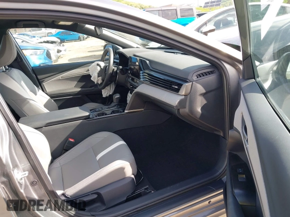 2025 Toyota Camry LE z VIN 4T1DAACK9SU518259, wystawiony jako IAAI lot #42225124 z przebiegiem 222 mil mil oraz . Historia ofert i sprzedaży dostępna na DreamBid. Obrazek 5.
