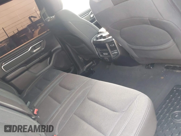 2019 Ram 1500 Big Horn z VIN 1C6RREFT6KN716958, wystawiony jako IAAI lot #41882909 z przebiegiem 119 991 mil mil oraz . Historia ofert i sprzedaży dostępna na DreamBid. Obrazek 8.
