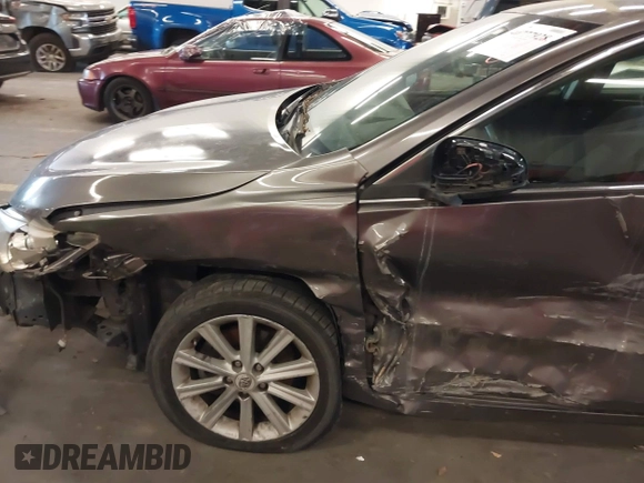 2015 Toyota Camry XLE with VIN 4T4BF1FK4FR474445, listed as a IAAI auction lot 40777928 with 222,913 mi miles. Bid and sale history available at carsss.com. Image 18.