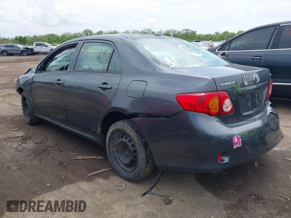 2010 Toyota Corolla z VIN 1NXBU4EE7AZ313190, wystawiony jako IAAI lot #42071393 z przebiegiem Nie podano mil oraz . Historia ofert i sprzedaży dostępna na DreamBid. Obrazek 3.