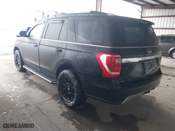 2019 Ford Expedition XLT with VIN 1FMJU1JT5KEA01234, listed as a IAAI auction lot 41515925 with 98,665 mi miles. Bid and sale history available at carsss.com. Image 3.