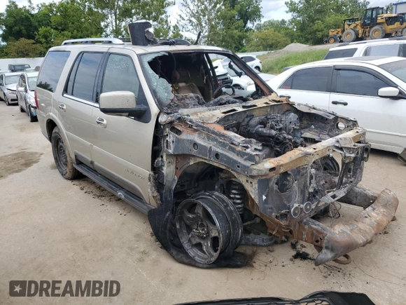 2004 Lincoln Navigator Luxury with VIN 5LMFU28R74LJ26155, listed as a Copart auction lot 66315604 with 0 mi miles and Salvage Title. Bid and sale history available at carsss.com. Image 4.
