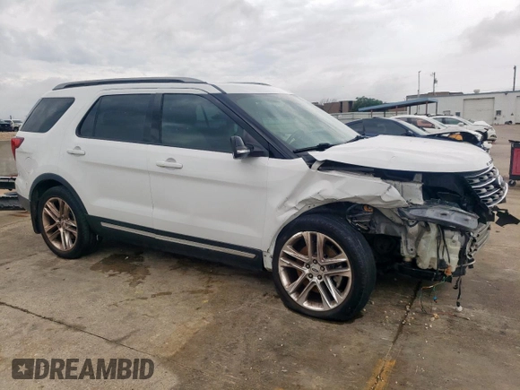 2017 Ford Explorer XLT z VIN 1FM5K7D81HGA26890, wystawiony jako Copart lot #60531395 z przebiegiem 139 008 mil mil oraz Szkoda całkowita • Salvage title. Historia ofert i sprzedaży dostępna na DreamBid. Obrazek 4.
