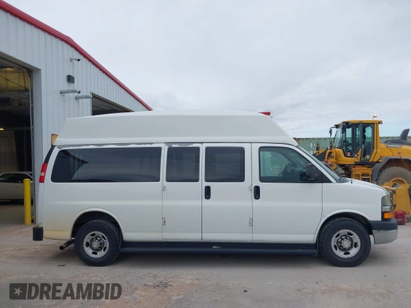 2011 Chevrolet Express Passenger 1LT с VIN 1GAZG1FG5B1106432, выставлен на аукционе IAAI как лот 42356831 с пробегом 216 679 миль миль и . История ставок и продаж доступна на DreamBid. Изображение 13.