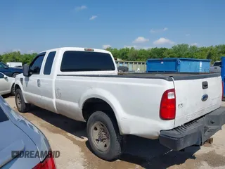 2008 Ford Super Duty F-250 SRW XL with VIN 1FTSX20R28ED89639, listed as a IAAI auction lot 41950814 with 272,204 mi miles. Bid and sale history available at carsss.com. Image 15.