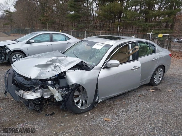 2009 Hyundai Genesis with VIN KMHGC46E99U046816, listed as a IAAI auction lot 38283097 with 87,108 mi miles. Bid and sale history available at carsss.com. Image 2.