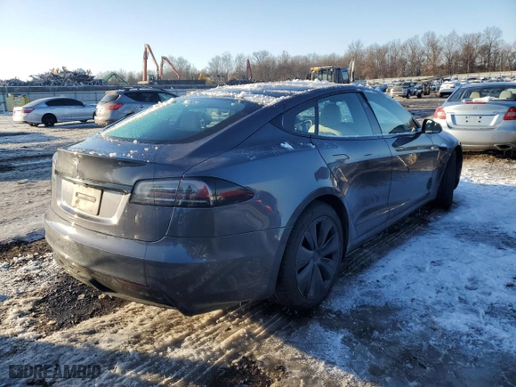 2022 Tesla Model S with VIN 5YJSA1E59NF486526, listed as a Copart auction lot 42167695 with 0 mi miles and Salvage Title. Bid and sale history available at carsss.com. Image 3.