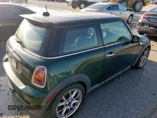 2007 MINI Hardtop S with VIN WMWMF73507TT86117, listed as a Copart auction lot 54372025 with 101,871 mi miles and Clean Title. Bid and sale history available at DreamBid. Image 3.