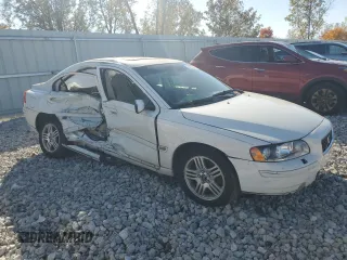 2005 Volvo S60 with VIN YV1RH592352442343, listed as a Copart auction lot 76818474 with 202,937 mi miles and Clean Title. Bid and sale history available at carsss.com. Image 4.