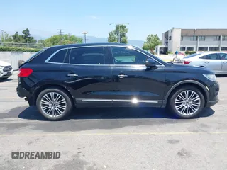 2016 Lincoln MKX Reserve z VIN 2LMTJ6LP1GBL74874, wystawiony jako IAAI lot #42375170 z przebiegiem 87 512 mil mil oraz . Historia ofert i sprzedaży dostępna na DreamBid. Obrazek 14.
