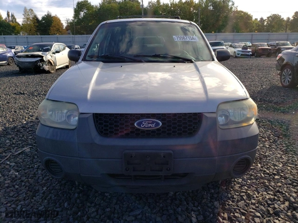 2007 Ford Escape XLS with VIN 1FMYU92Z97KA43155, listed as a Copart auction lot 75567154 with 240,603 mi miles and Salvage Title. Bid and sale history available at carsss.com. Image 5.