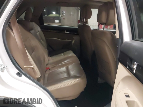2011 Kia Sorento EX with VIN 5XYKUDA2XBG136475, listed as a IAAI auction lot 41795452 with 218,041 mi miles. Bid and sale history available at carsss.com. Image 8.