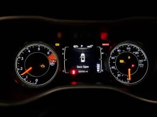 2018 Jeep Cherokee Latitude Plus z VIN 1C4PJLLB2JD552491, wystawiony jako Copart lot #53870755 z przebiegiem 281 530 mil mil oraz Nie do naprawy • Non repairable. Historia ofert i sprzedaży dostępna na DreamBid. Obrazek 9.