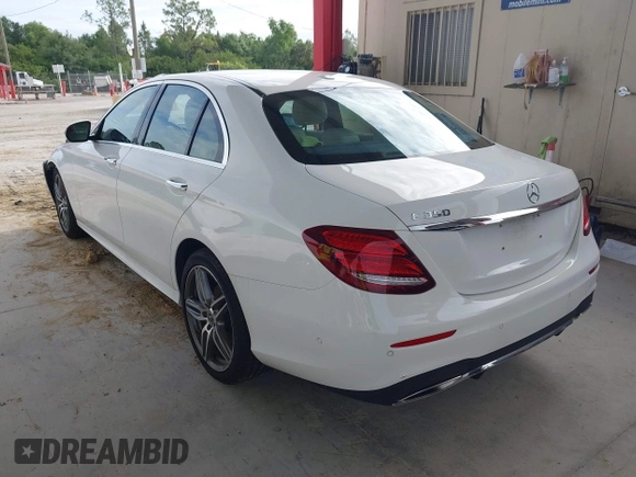 2020 Mercedes-Benz E 350 z VIN W1KZF8DB4LA833854, wystawiony jako IAAI lot #42424616 z przebiegiem 41 860 mil mil oraz . Historia ofert i sprzedaży dostępna na DreamBid. Obrazek 3.
