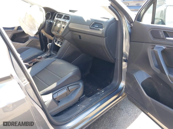 2021 Volkswagen Tiguan SE with VIN 3VV2B7AX3MM116529, listed as a IAAI auction lot 41839843 with 45,287 mi miles. Bid and sale history available at carsss.com. Image 5.