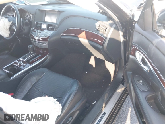 2017 Infiniti Q70 3.7 with VIN JN1BY1AP8HM740678, listed as a IAAI auction lot 42330788 with 47,461 mi miles and . Bid and sale history available at DreamBid. Image 5.