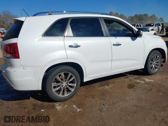 2011 Kia Sorento SX with VIN 5XYKW4A24BG093780, listed as a IAAI auction lot 41388971 with 171,673 mi miles. Bid and sale history available at carsss.com. Image 4.