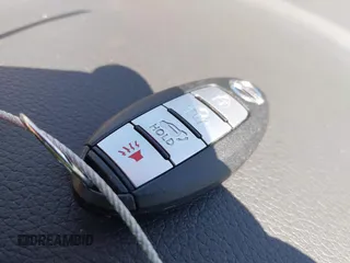 2015 Nissan Rogue SV z VIN 5N1AT2MK1FC853092, wystawiony jako IAAI lot #42327990 z przebiegiem 92 794 mil mil oraz . Historia ofert i sprzedaży dostępna na DreamBid. Obrazek 11.