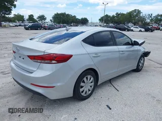 2017 Hyundai Elantra SE z VIN KMHD74LF0HU075074, wystawiony jako IAAI lot #40008080 z przebiegiem 110 533 mil mil oraz . Historia ofert i sprzedaży dostępna na DreamBid. Obrazek 4.
