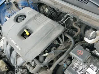 2017 Hyundai Elantra SE z VIN 5NPD84LF6HH041555, wystawiony jako IAAI lot #42277973 z przebiegiem 141 830 mil mil oraz . Historia ofert i sprzedaży dostępna na DreamBid. Obrazek 19.