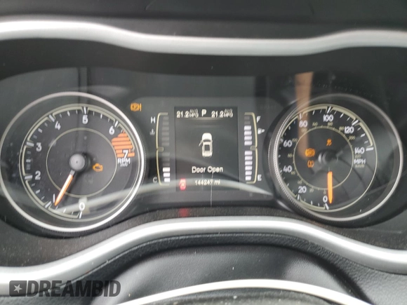 2018 Jeep Cherokee Latitude Plus z VIN 1C4PJLLB2JD537795, wystawiony jako Copart lot #51362945 z przebiegiem 144 247 mil mil oraz Szkoda całkowita • Salvage title. Historia ofert i sprzedaży dostępna na DreamBid. Obrazek 9.