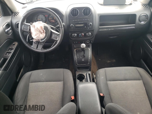 2015 Jeep Patriot Latitude with VIN 1C4NJPFB0FD264888, listed as a Copart auction lot 60201145 with 110,839 mi miles and Clean title. Bid and sale history available at DreamBid. Image 8.