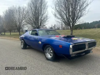 1971 Dodge Charger z VIN WH23G1G221431, wystawiony jako Copart lot #48597605 z przebiegiem 18 195 mil mil oraz Czysty tytuł • Clean title. Historia ofert i sprzedaży dostępna na DreamBid. Obrazek 1.