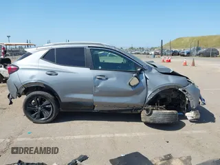 2024 Buick Encore GX Sport Touring с VIN KL4AMESL8RB122520, выставлен на аукционе IAAI как лот 42100439 с пробегом 15 787 миль миль и . История ставок и продаж доступна на DreamBid. Изображение 14.