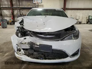 2020 Chrysler Pacifica Touring with VIN 2C4RC1FG7LR267106, listed as a Copart auction lot 58535025 with 137,330 mi miles and Salvage title. Bid and sale history available at DreamBid. Image 5.