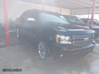 2011 Chevrolet Avalanche LTZ with VIN 3GNTKGE31BG317309, listed as a IAAI auction lot 41625790 with 280,943 mi miles. Bid and sale history available at carsss.com. Image 17.