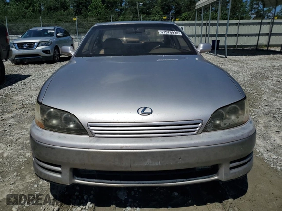 1996 Lexus ES 300 z VIN JT8BF12G6T0185858, wystawiony jako Copart lot #57978925 z przebiegiem 153 841 mil mil oraz Czysty tytuł • Clean title. Historia ofert i sprzedaży dostępna na DreamBid. Obrazek 5.