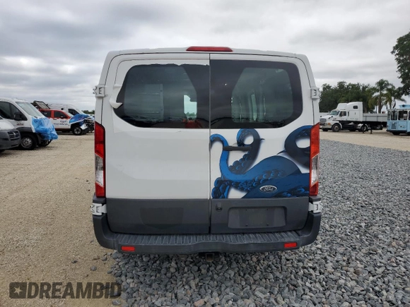 2016 Ford Transit Cargo z VIN 1FTYR1ZMXGKA70849, wystawiony jako Copart lot #50948045 z przebiegiem 93 945 mil mil oraz Szkoda całkowita • Salvage title. Historia ofert i sprzedaży dostępna na DreamBid. Obrazek 6.