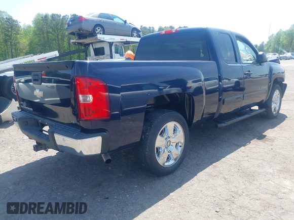 2011 Chevrolet Silverado 1500 LT with VIN 1GCRCSE08BZ413513, listed as a IAAI auction lot 42018003 with 83,436 mi miles and . Bid and sale history available at DreamBid. Image 4.